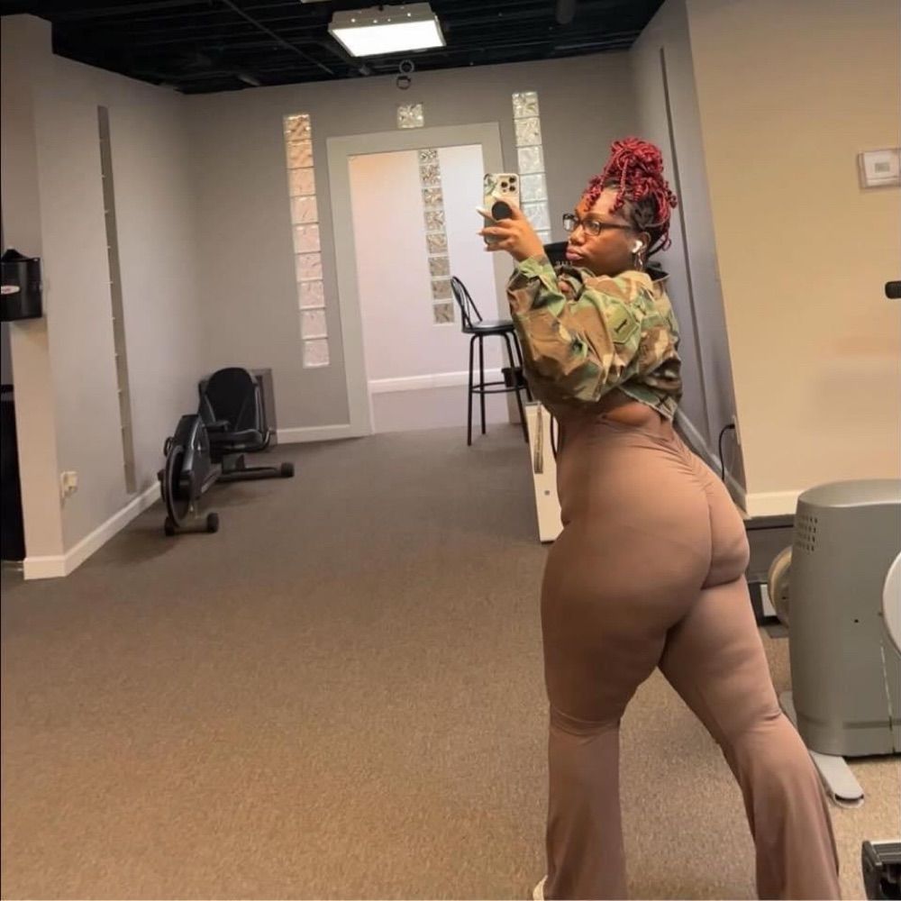 NeeNeePrettyAss
