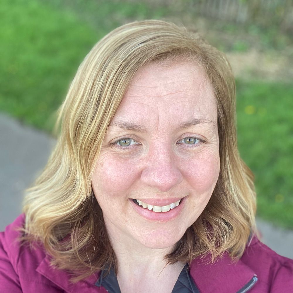 Dr Rhonwen Lewis