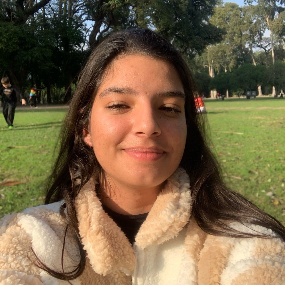 júlia ⚢