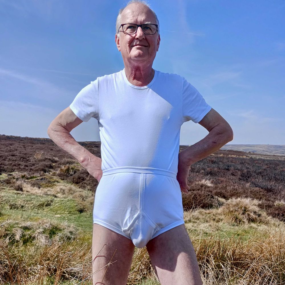 Maninwhitebriefs