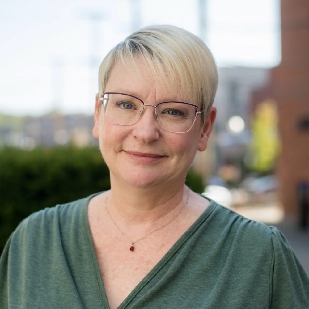 Julie Saunders