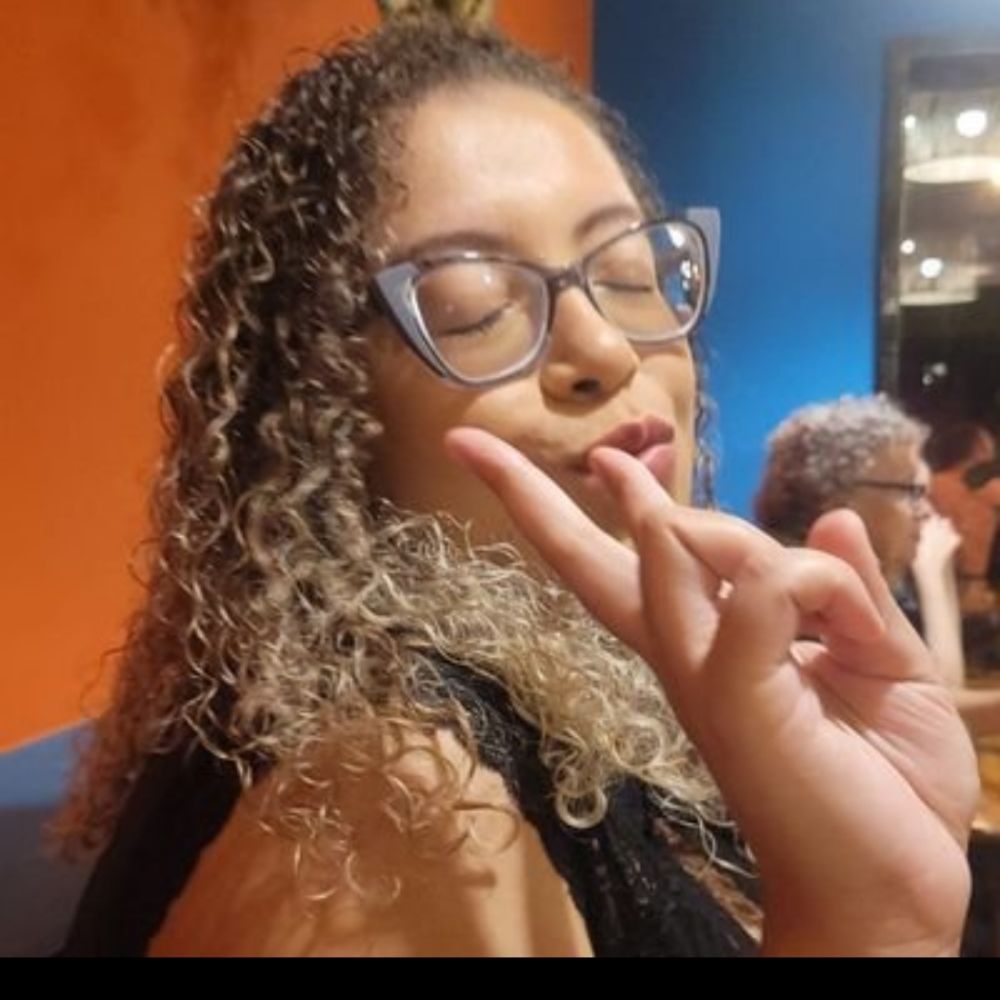 Débora Corrêa ✨