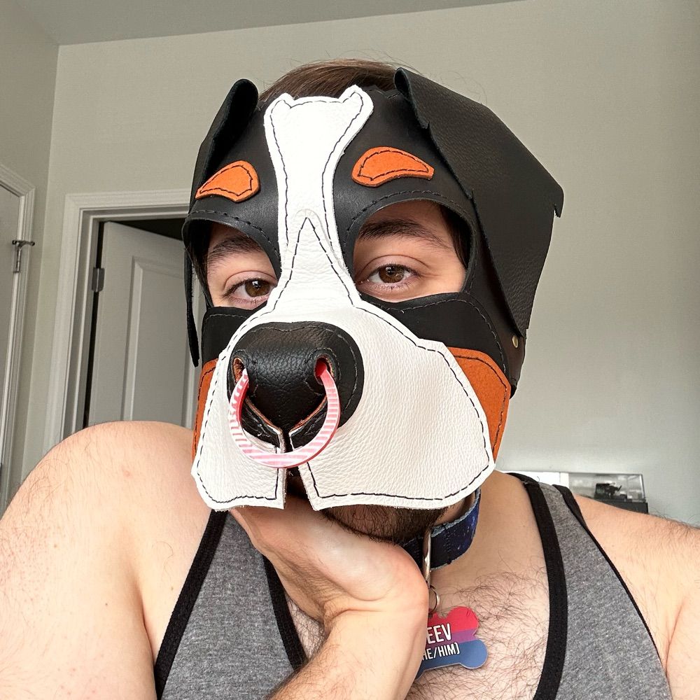 Puppy Neev 🔞