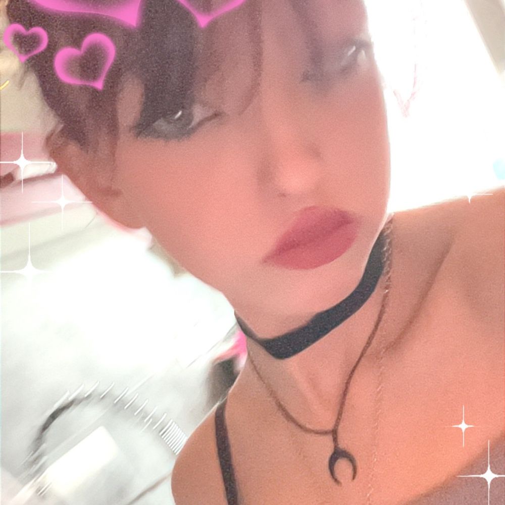 Liu 👩‍❤️‍💋‍👩
