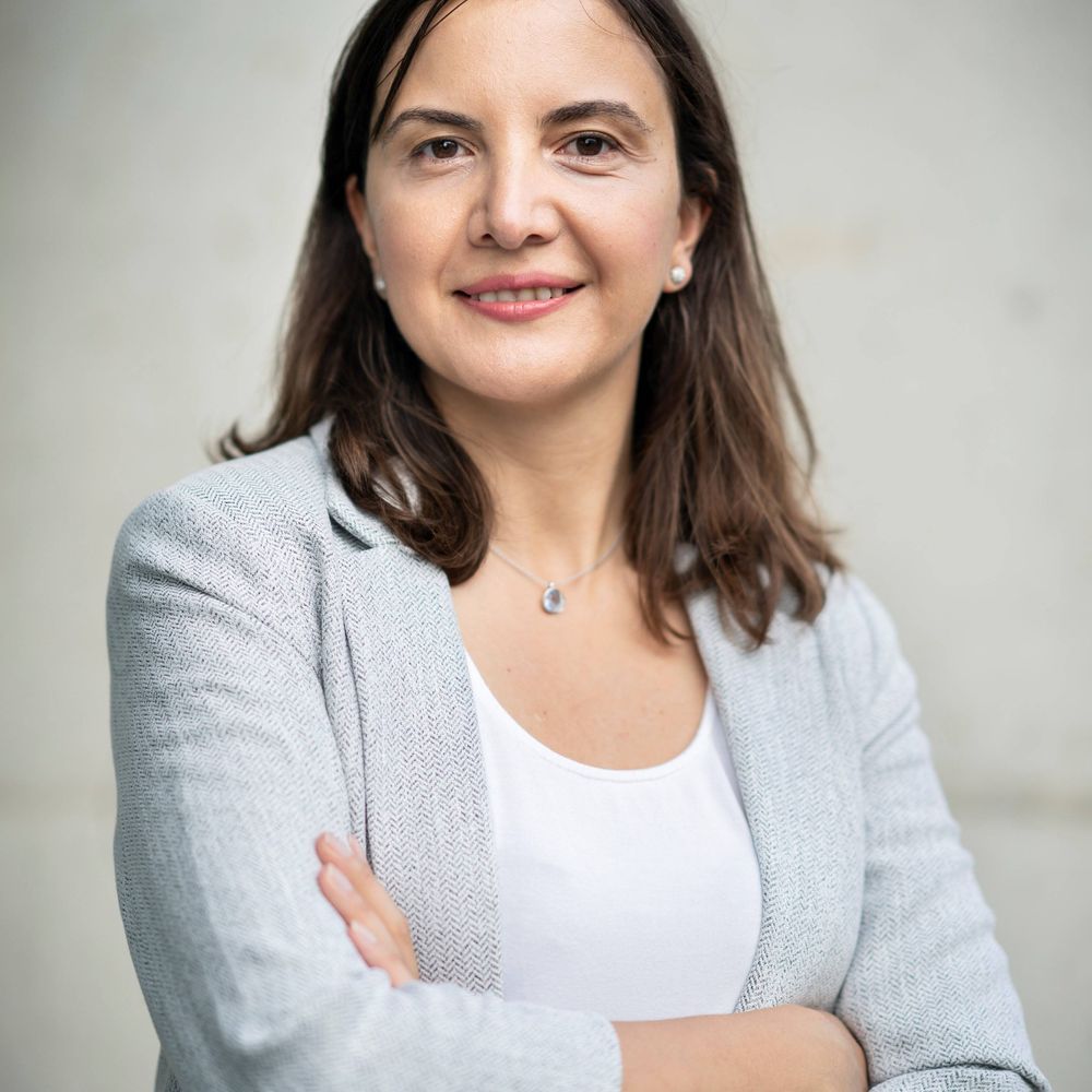 Dr Deniz Ikiz