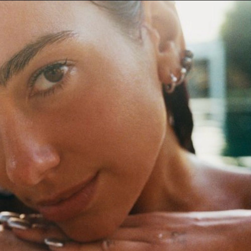 DUA LIPA