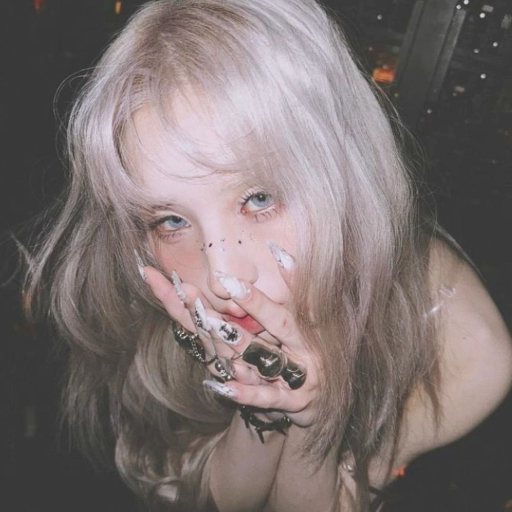 vee 𝜗𝜚⋆₊˚