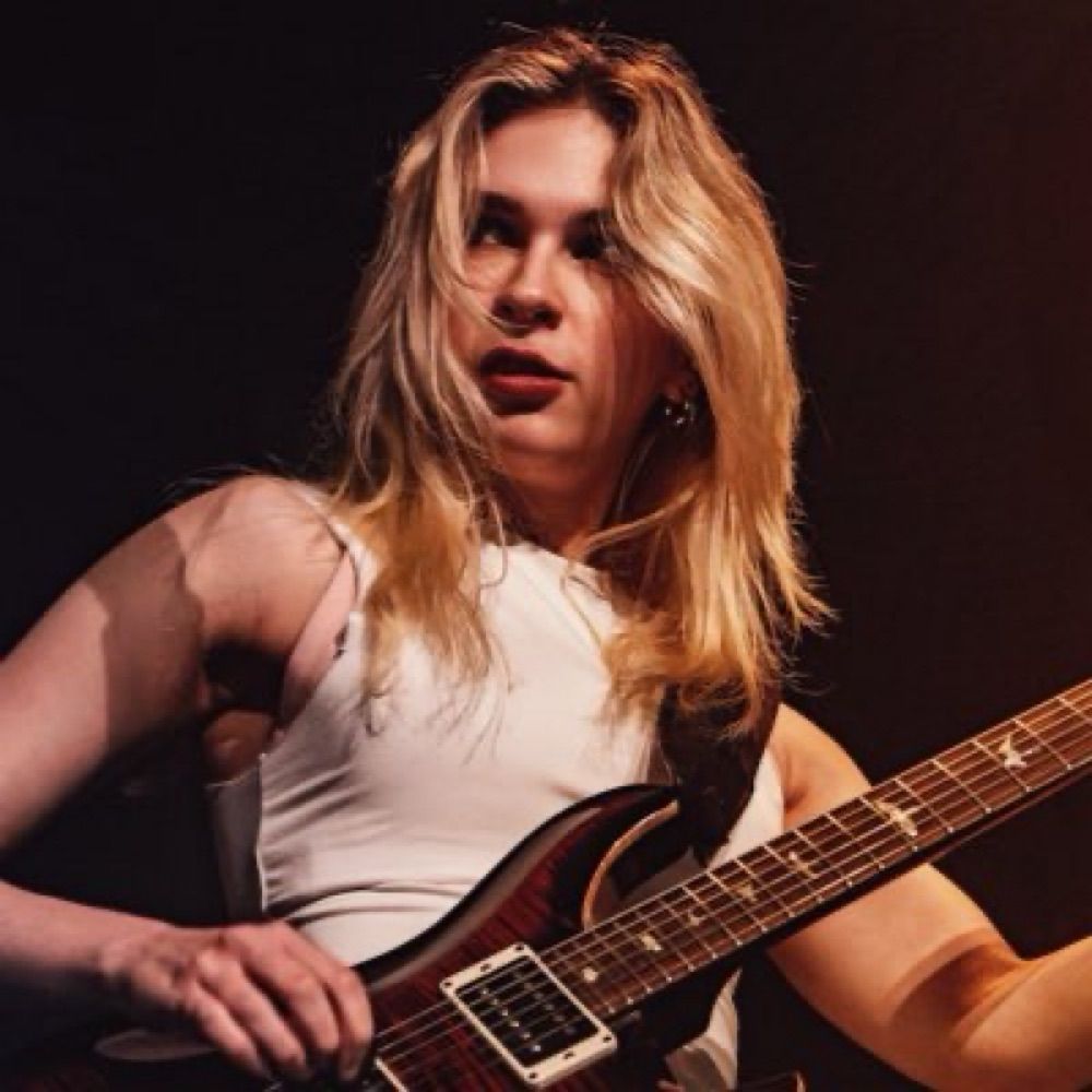 k • 🌹🎸