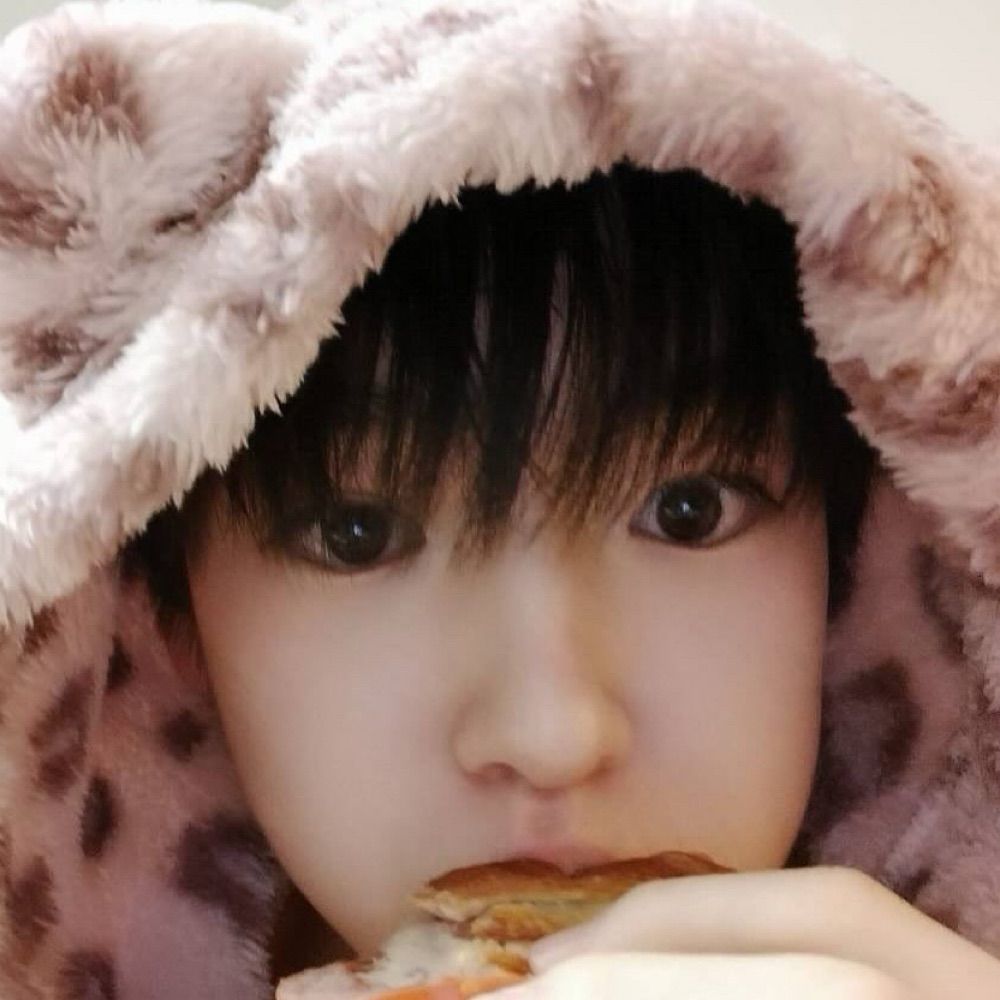 윰
