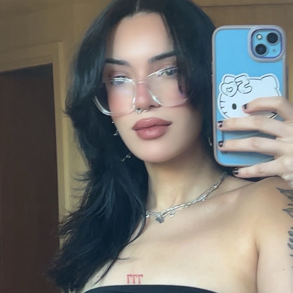 Isa Mendes 