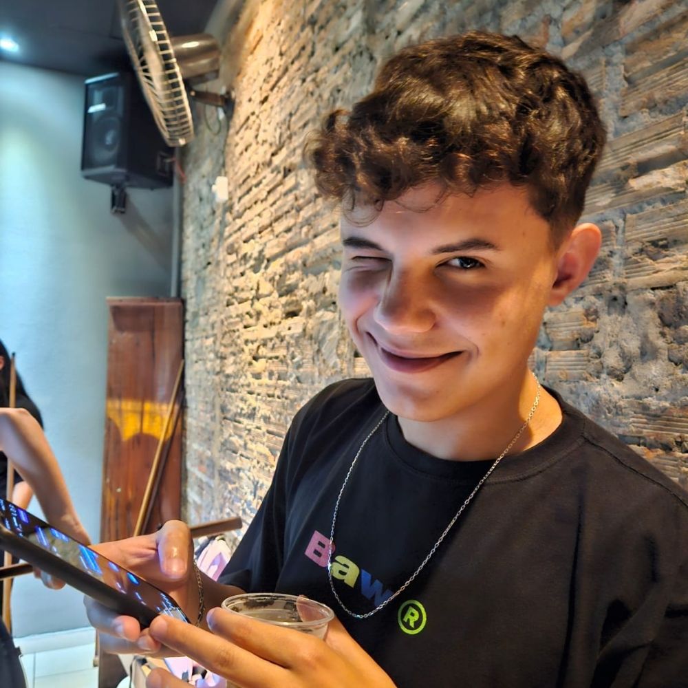 vitor ッ