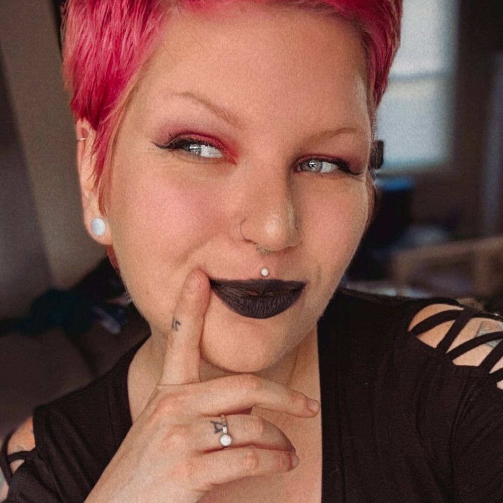 𝔐𝔦𝔰𝔱𝔯𝔢𝔰𝔰 𝔬𝔣 𝔇𝔬𝔬𝔪 🖤