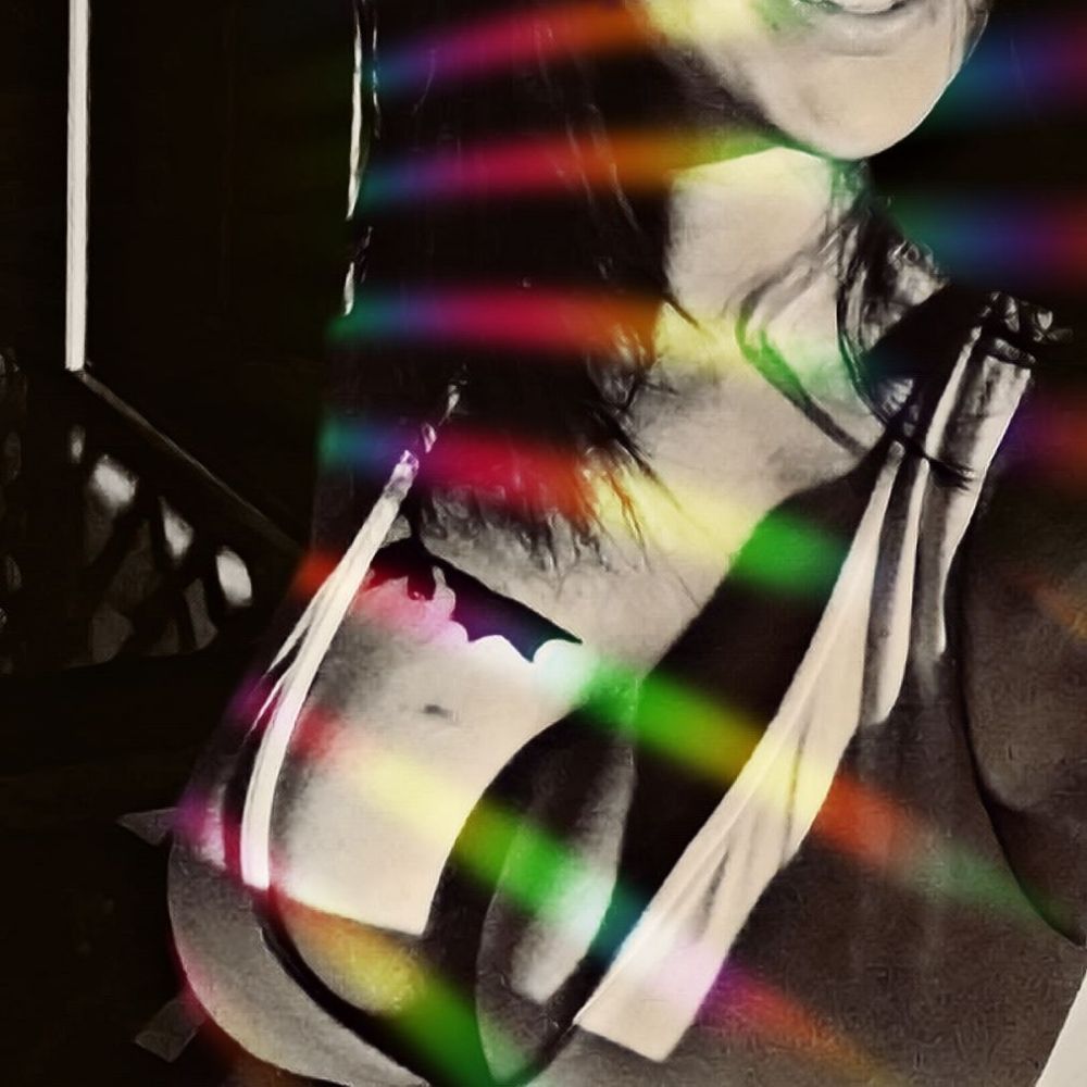🏳️‍🌈💋👻 Liz Bombs 👅🌈🪦