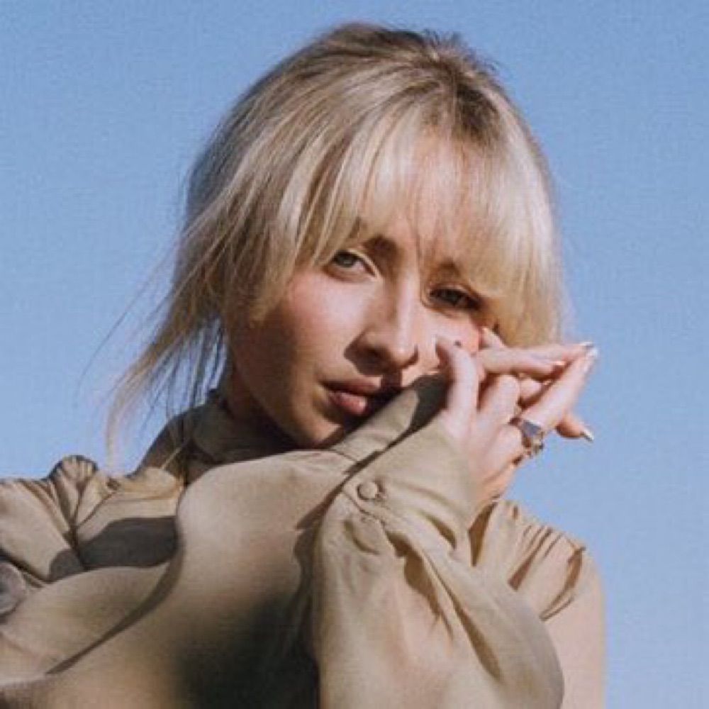 Angèle.