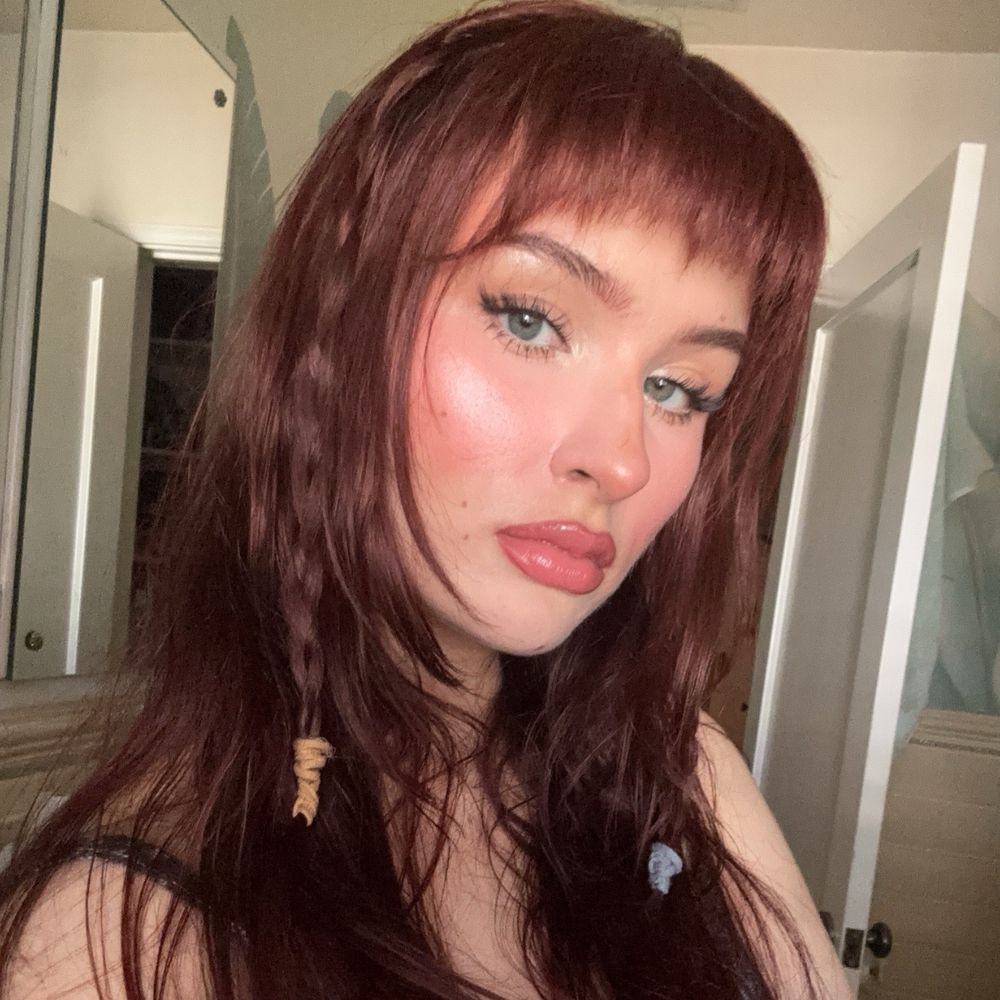 mia cherry 🍒🧸🪽