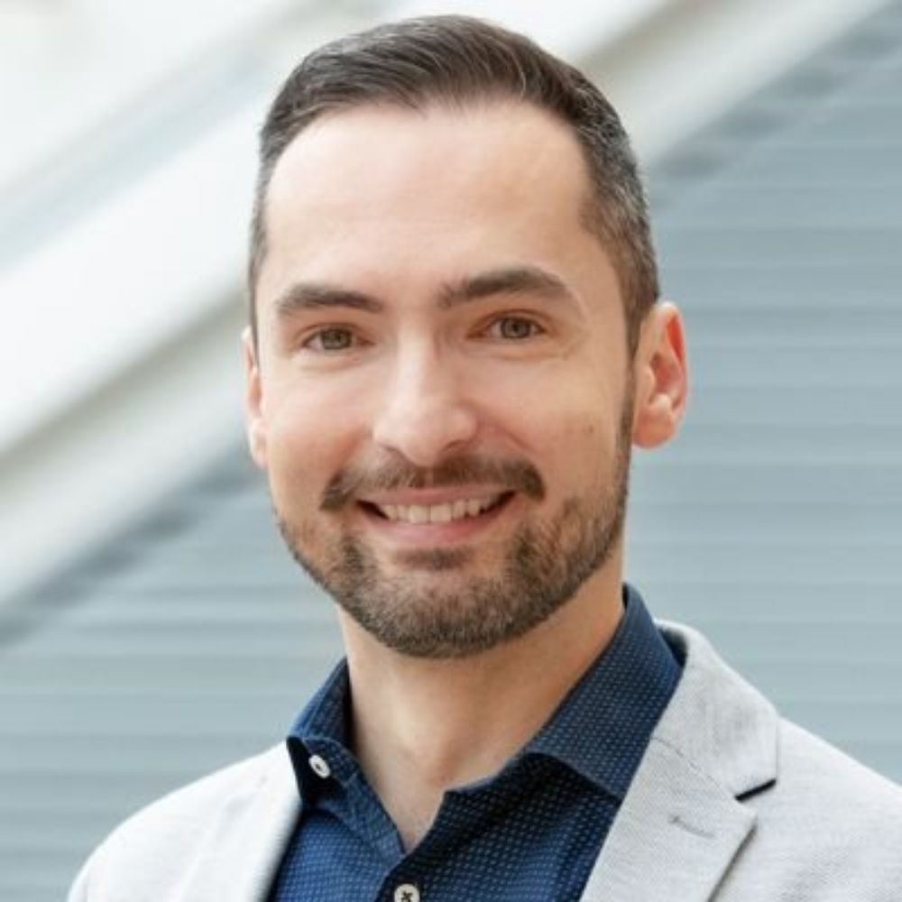 Pawel Adrjan