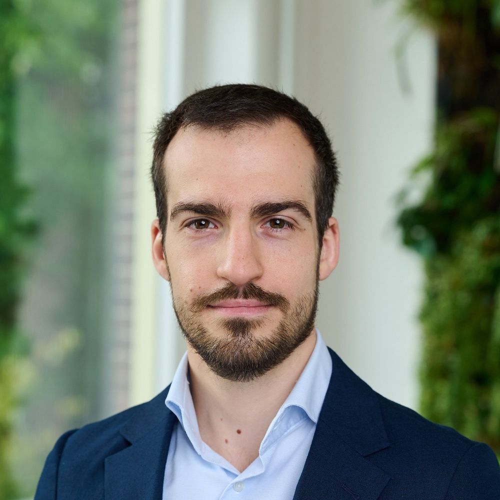Dr. Straton Papagianneas