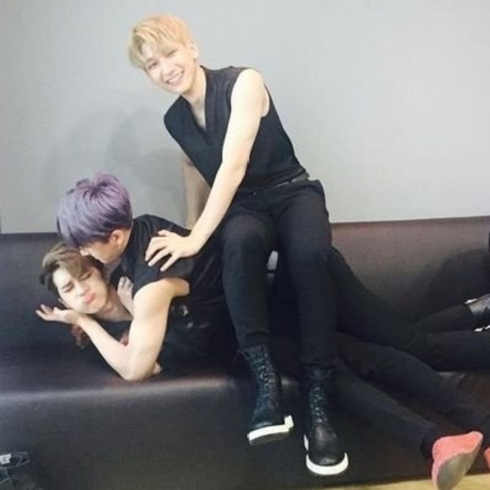 Dr. VIXX Cuddle Sofa
