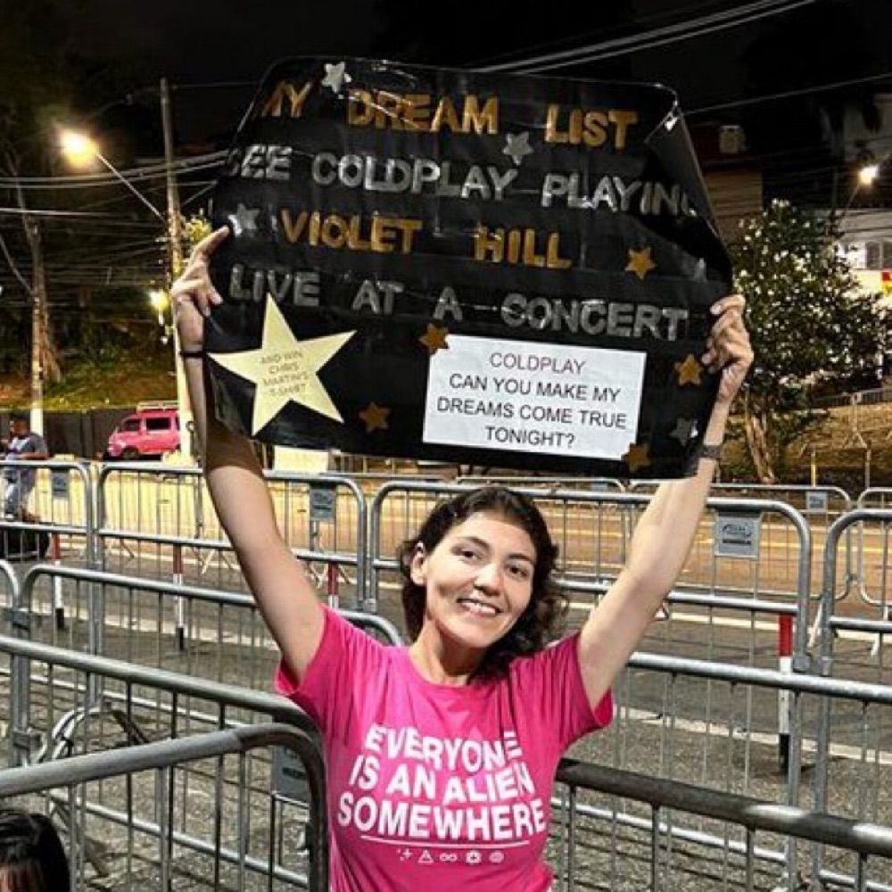 Coldplay toca Violet Hill, please? 🥺