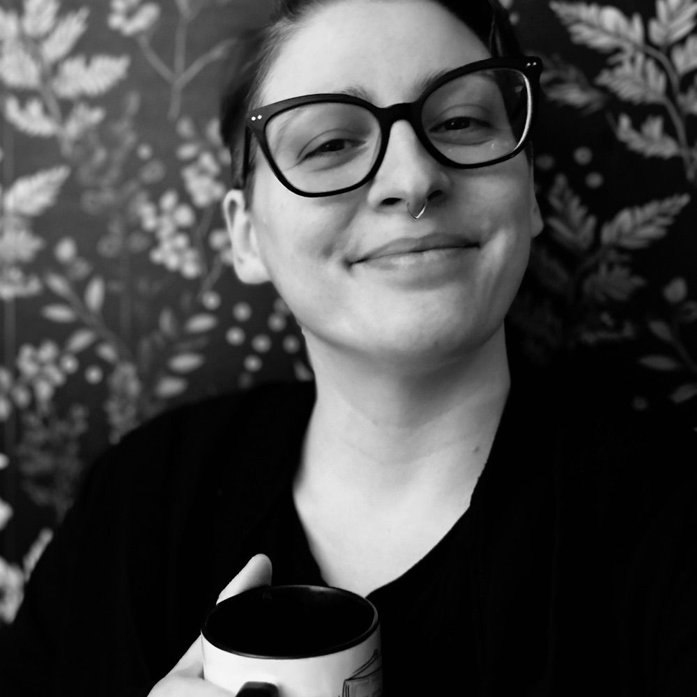Steph | Sapphic Author
