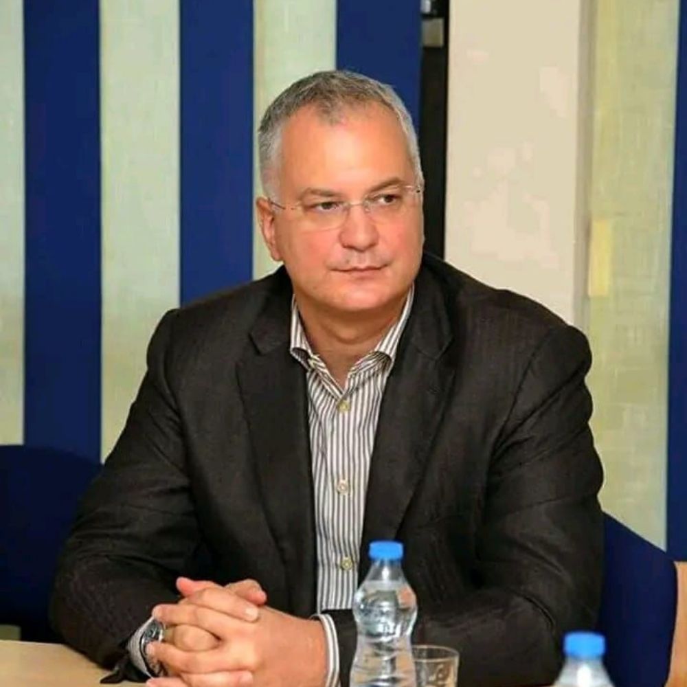 James Robert 