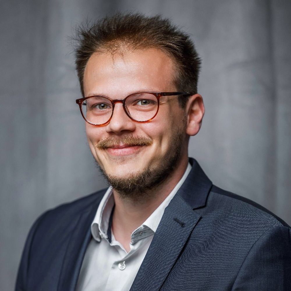 Dennis Wenzl