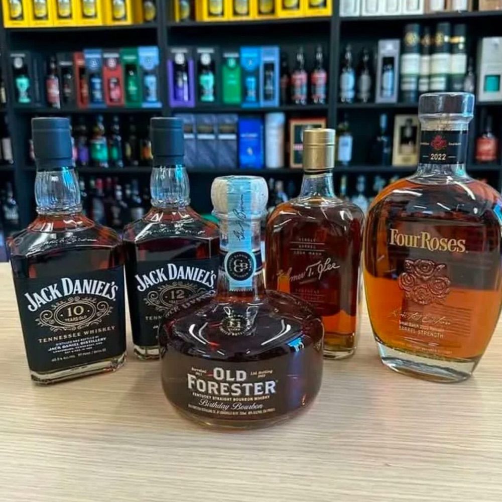 Riverbend Spirits Store 🥃