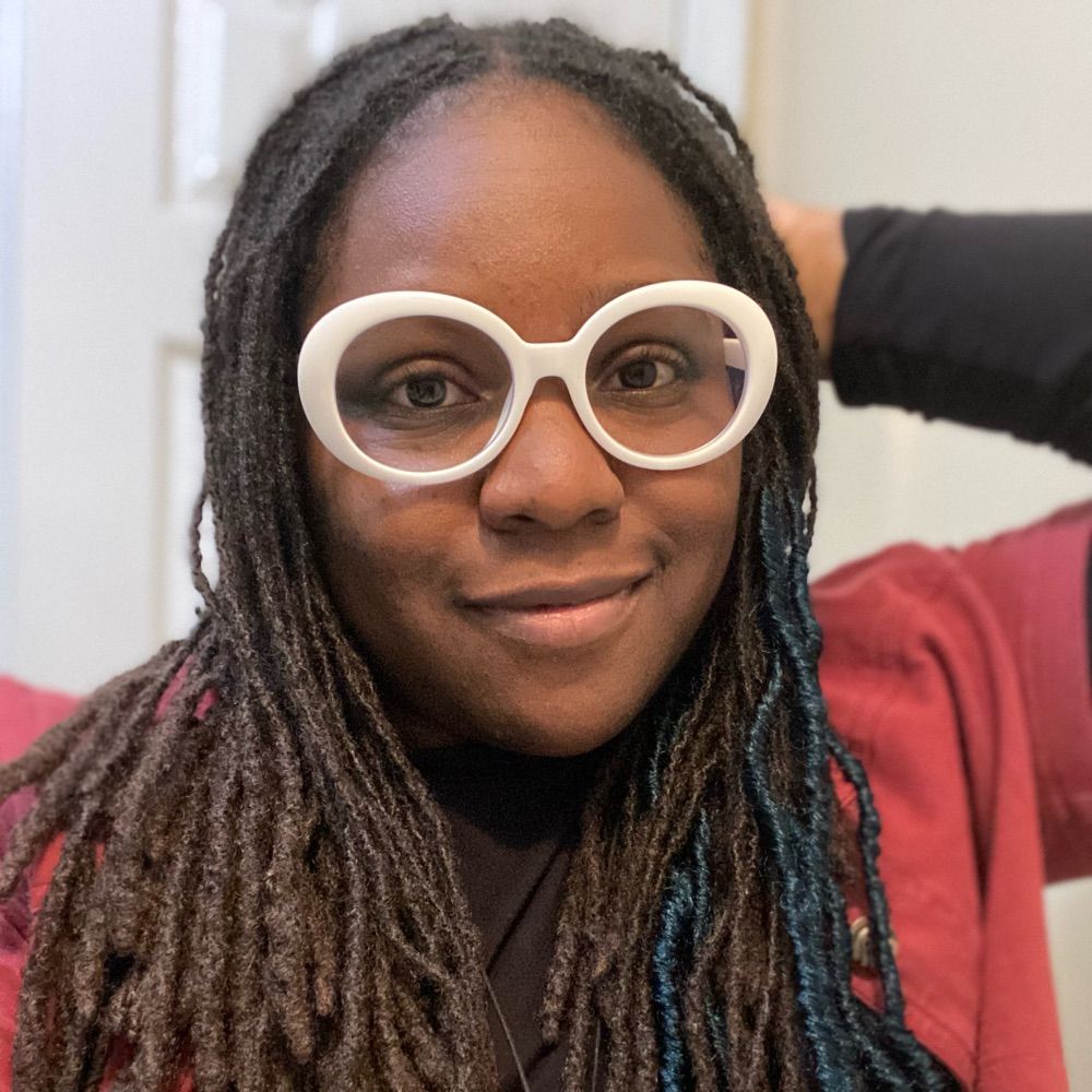 Vae at Avánessmusic (she/they)