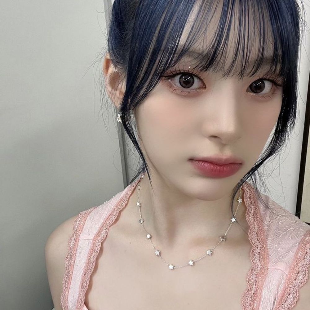 ୨୧.. ayika B. 