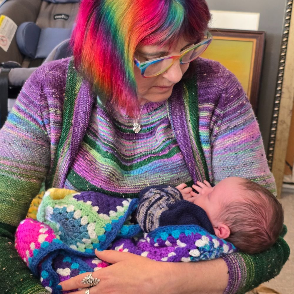 AnnieBannie (She/Her🧶📚🌈)