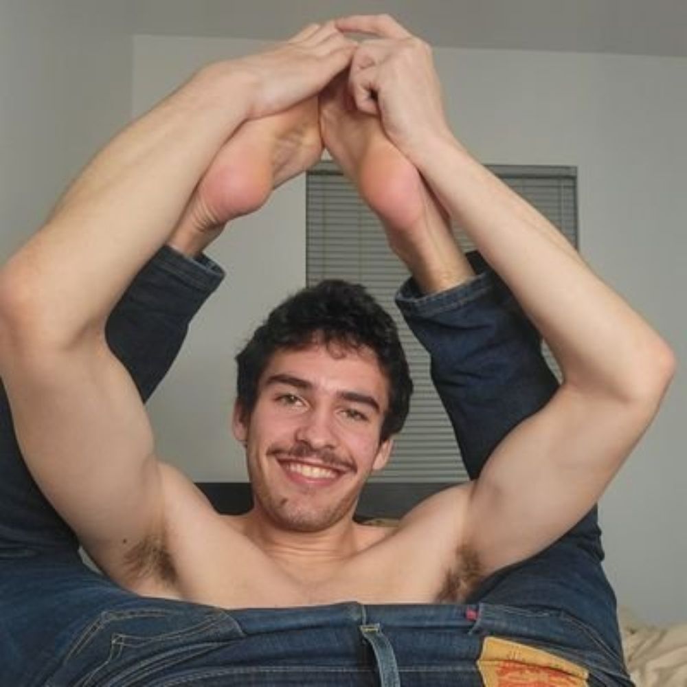 Feet Up Ass Exposed 🤩🥨🩷✌️😛