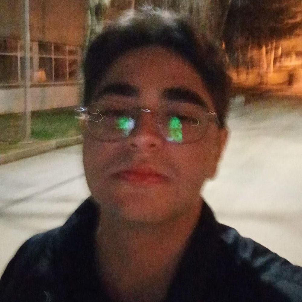 Efe Gezer