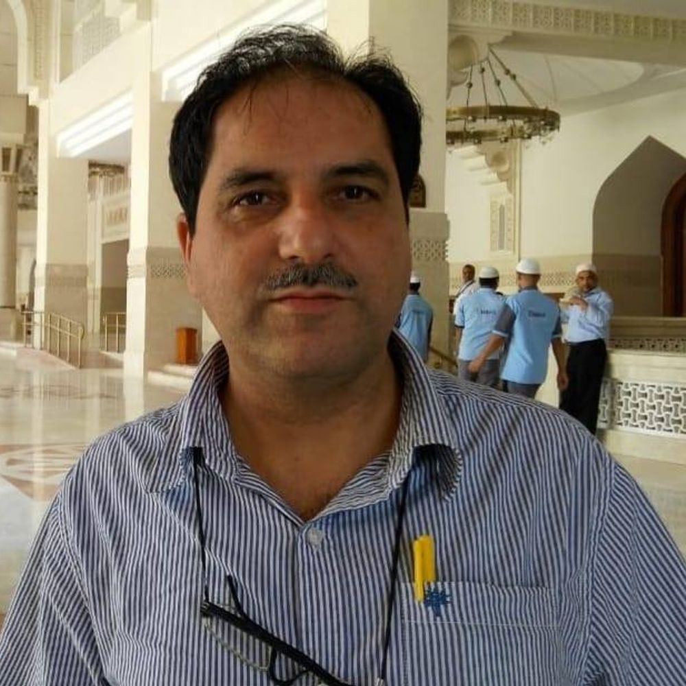 Journalist with nearly three decades of experience