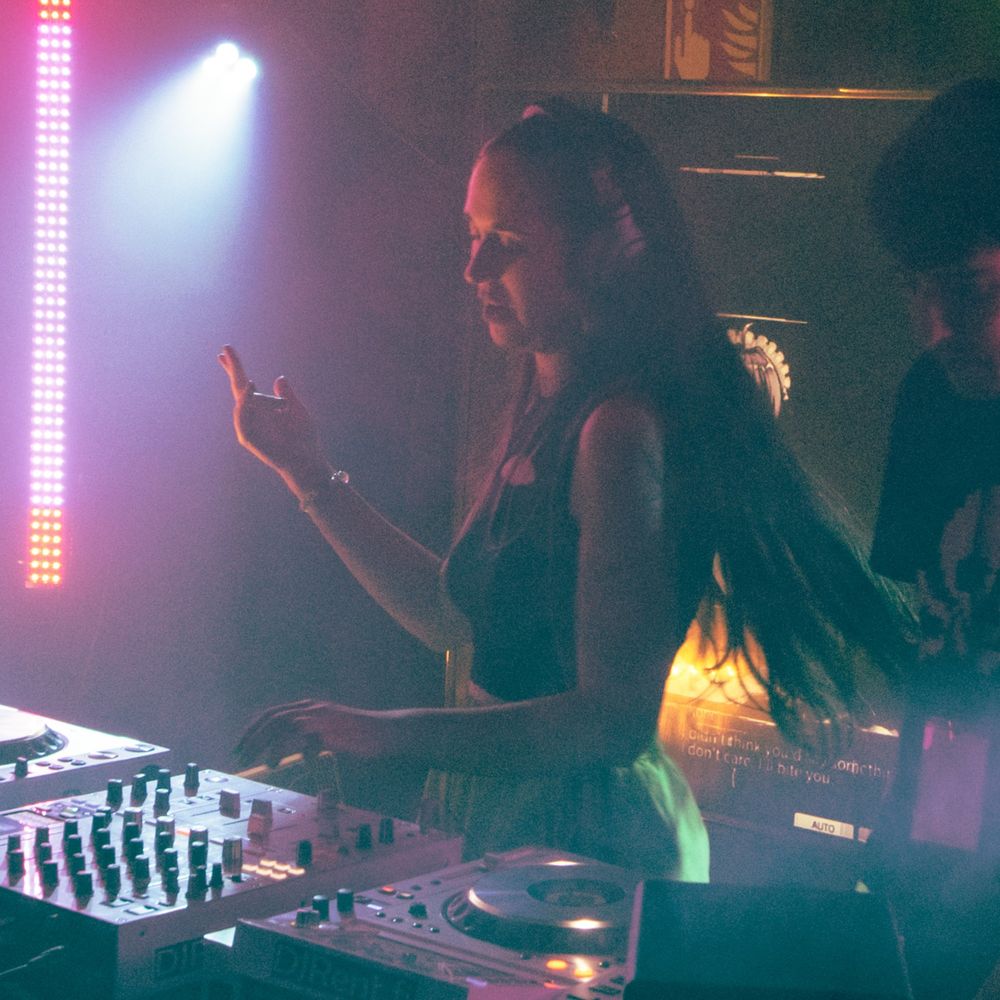DJ SARIA