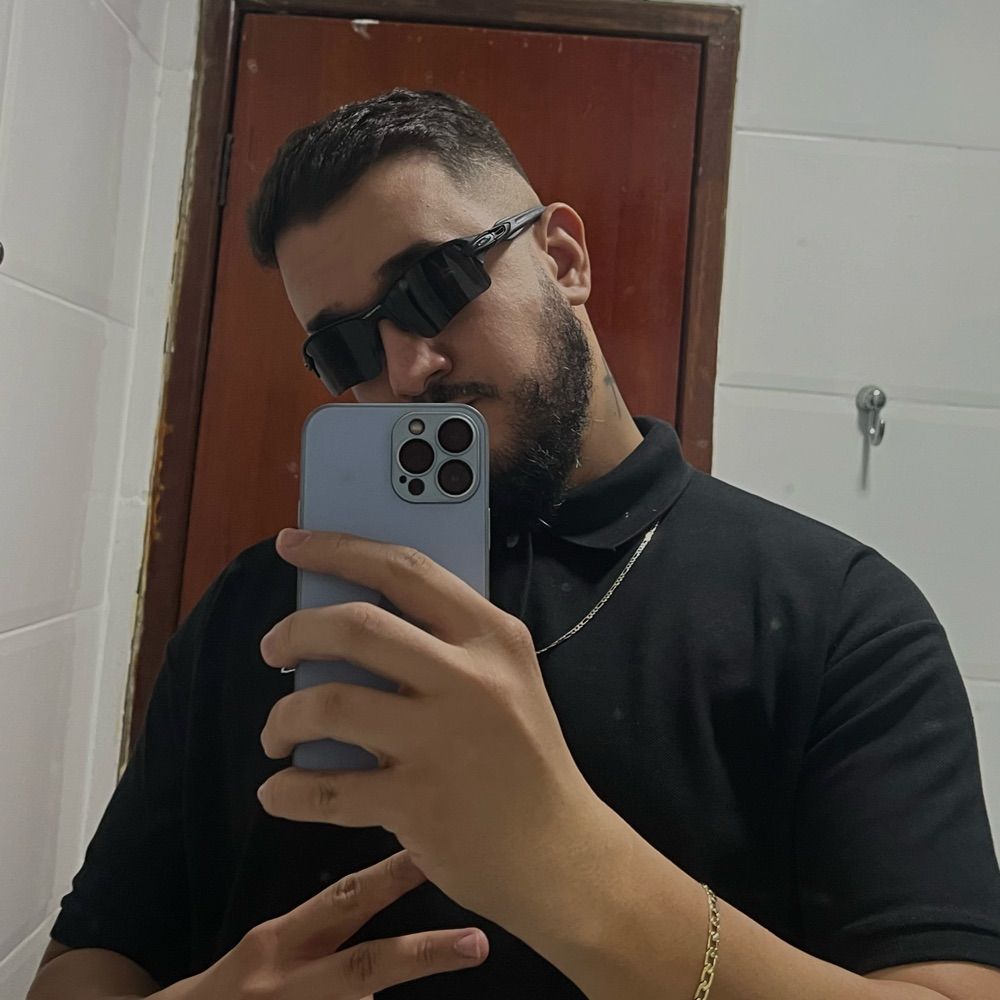 👽