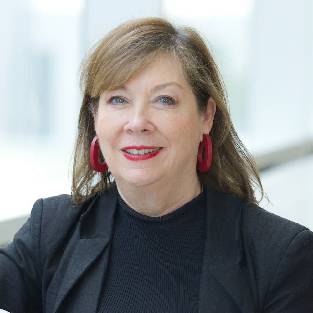 Associate Professor Lynn Gribble