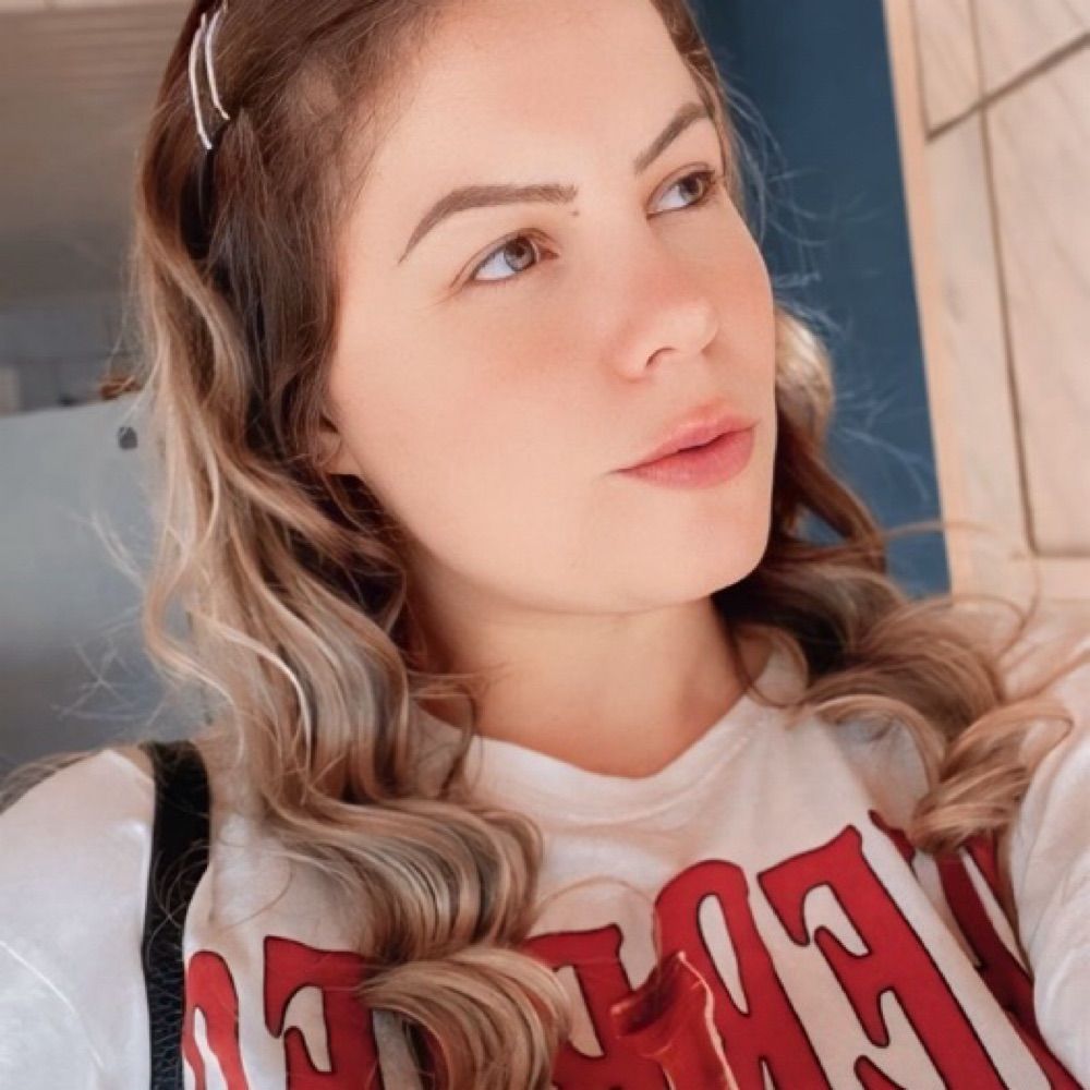 Mayara Camargo 
