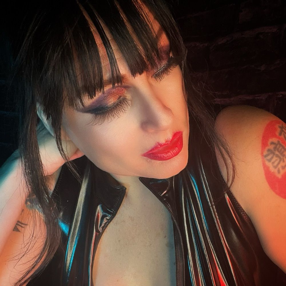Mistress Genevieve