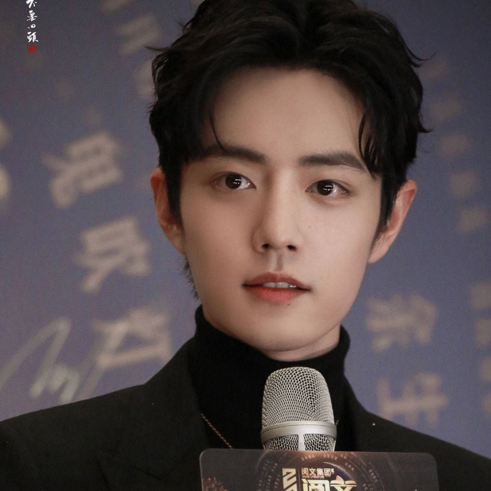 8월