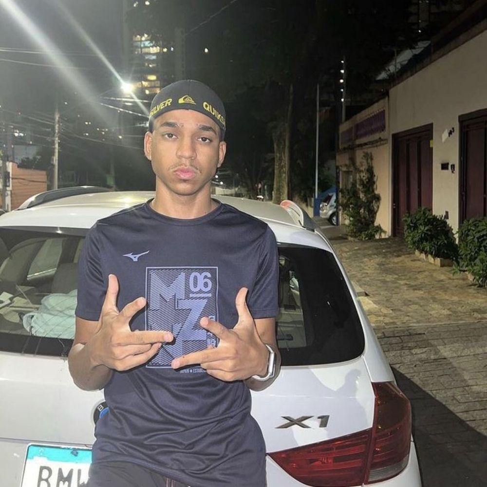 Polyzinha gostosa 🇺🇸