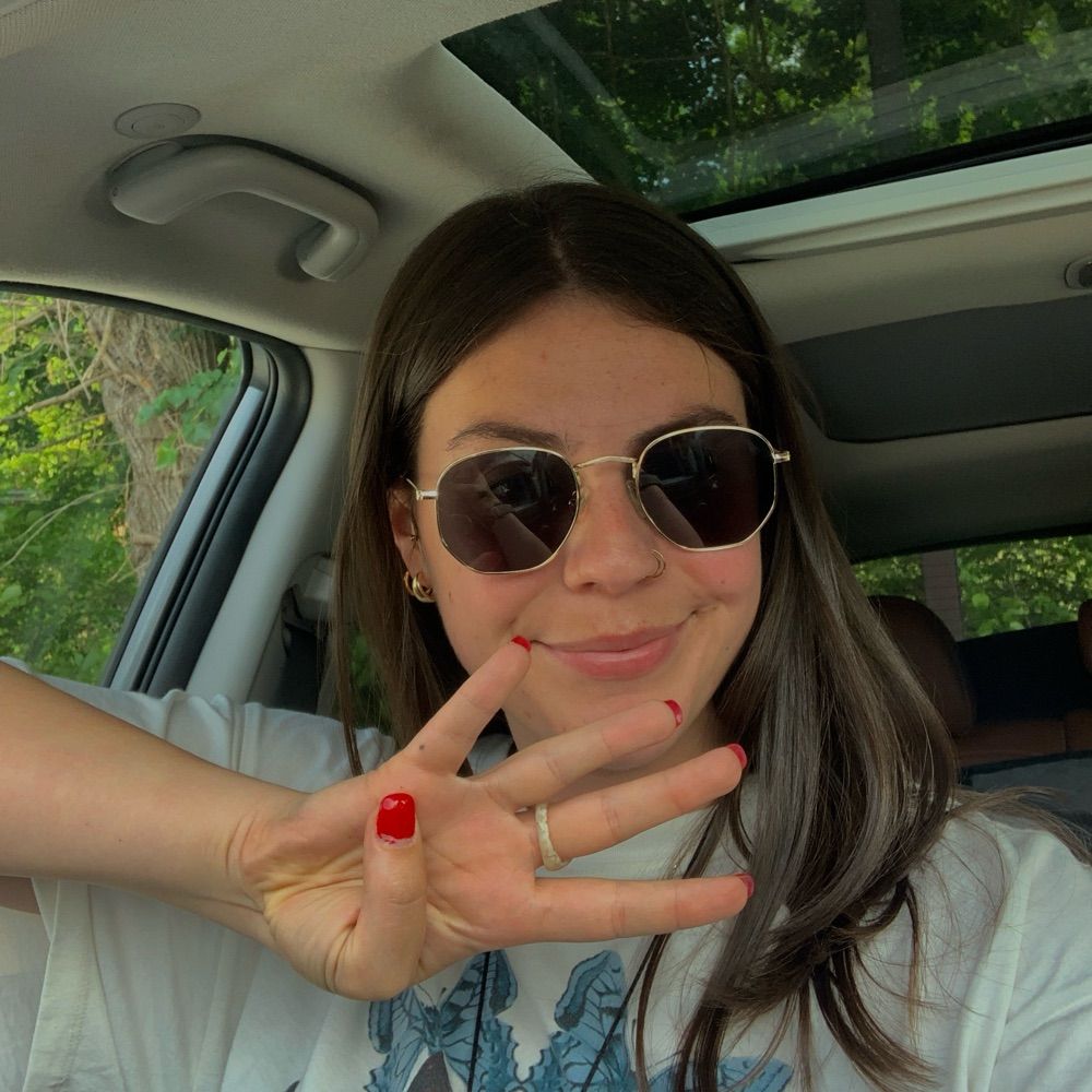 Ms. Young 📚🖍️🧮🪩