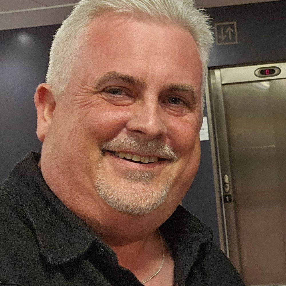 Simon Mann 