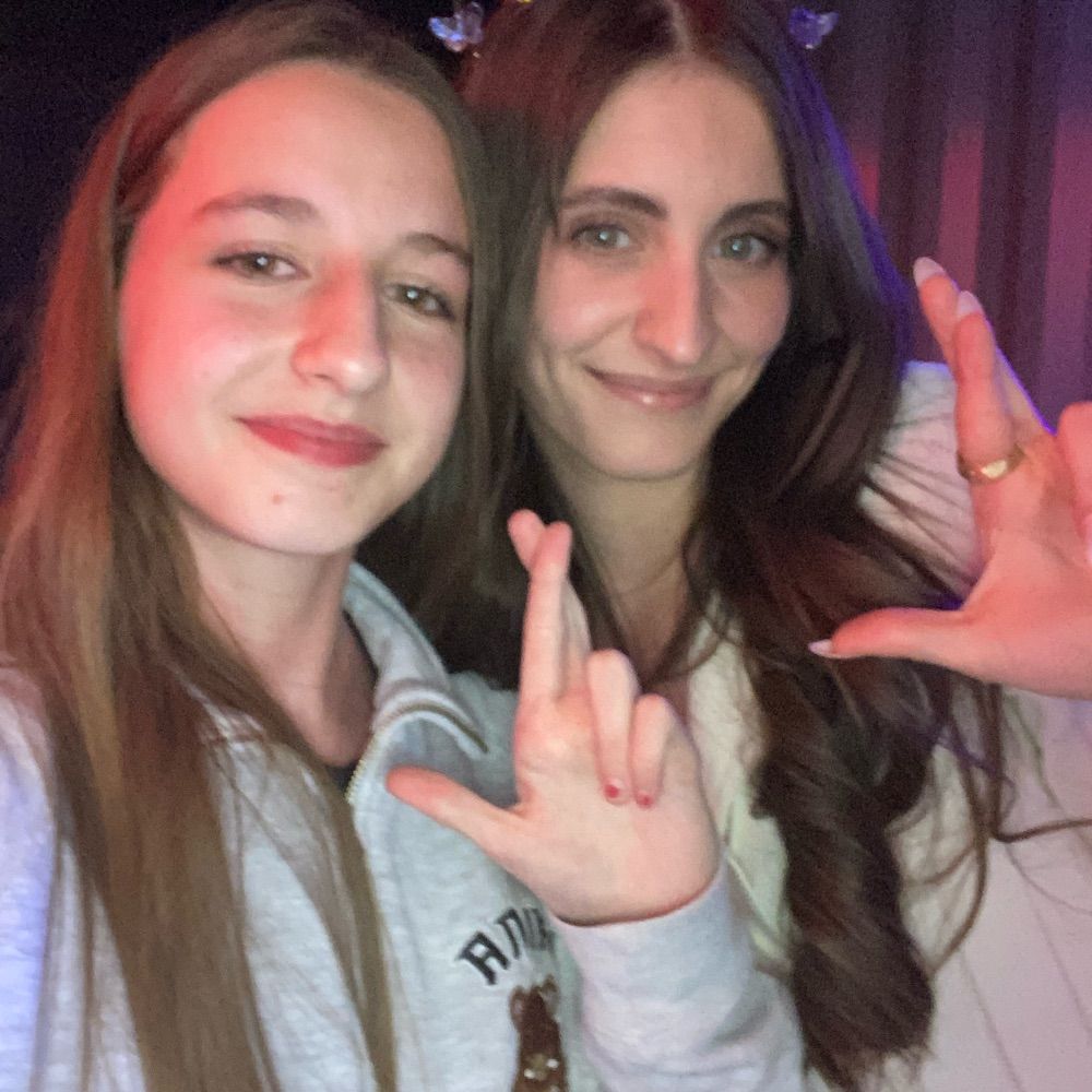 ellie_ophe_nya
