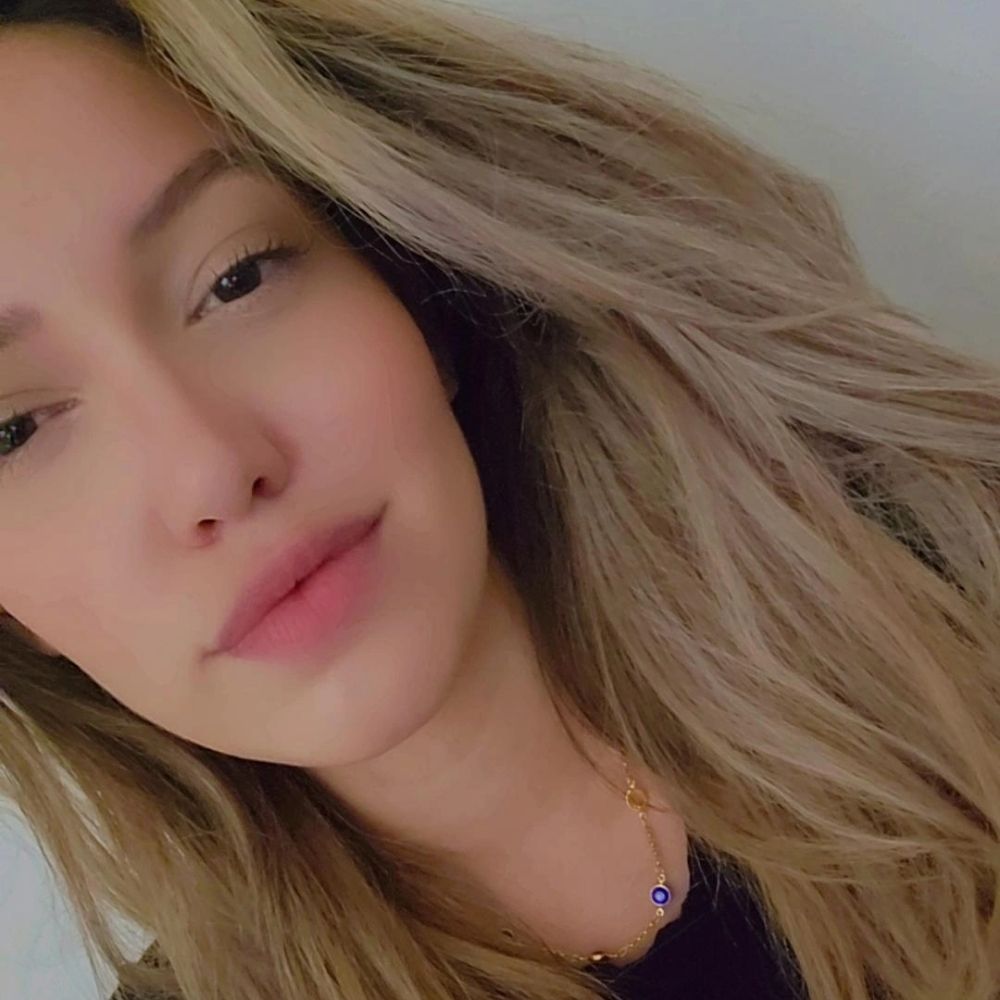 Allana Queiroz 