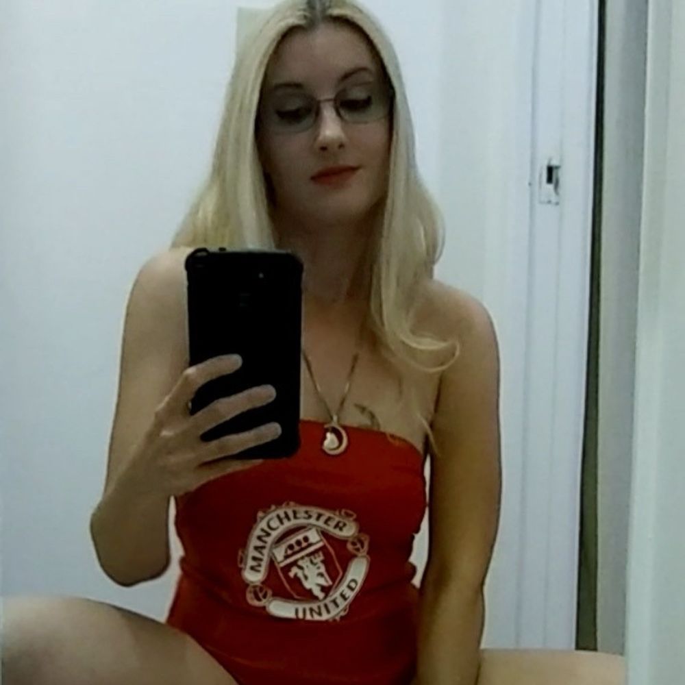 Sexy Football Girls
