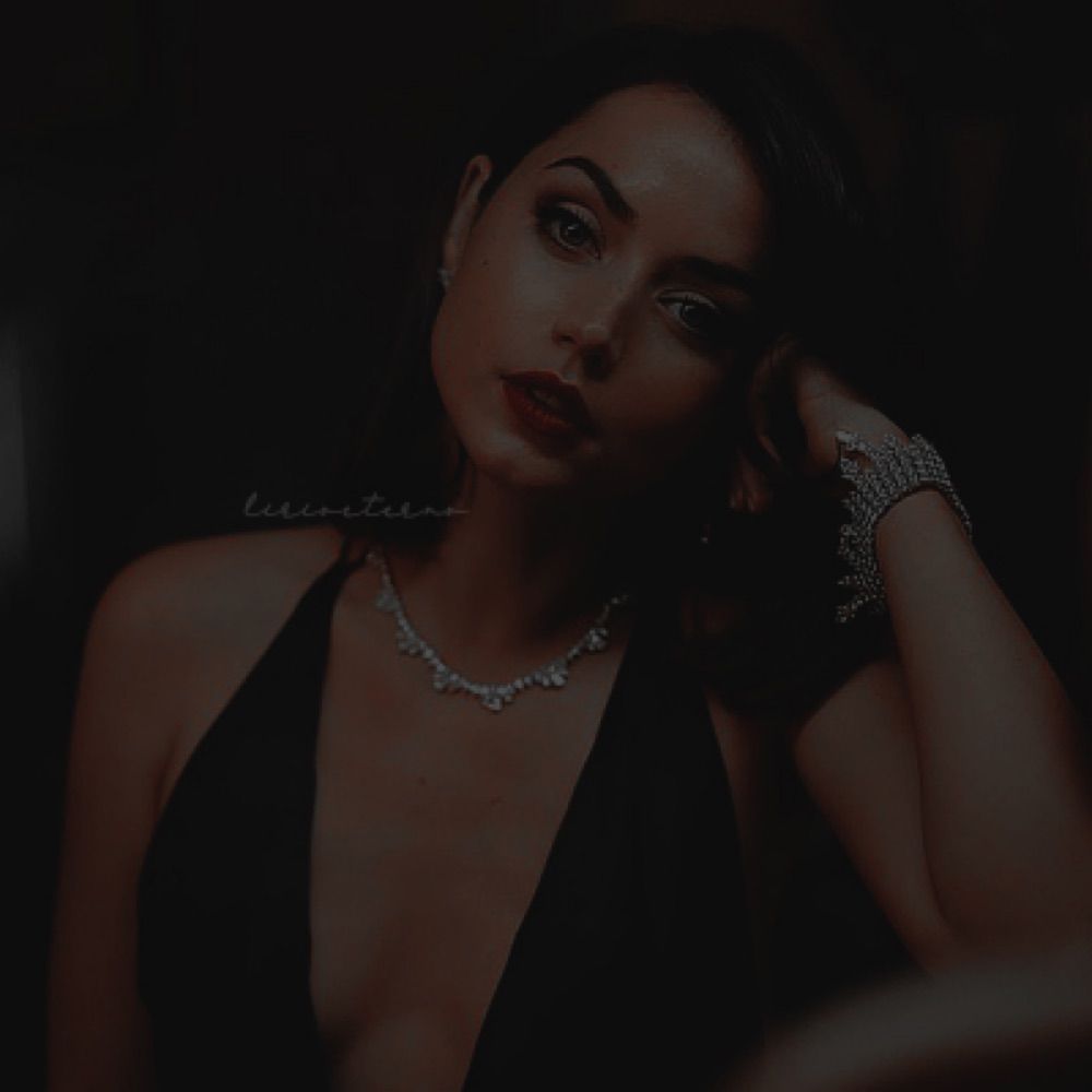 𝐋𝐘𝐑𝐀 𝐓𝐀𝐍𝐈𝐀 𝐁𝐋𝐀𝐂𝐊.