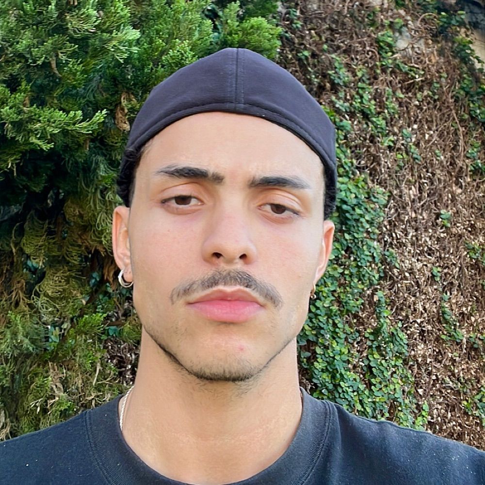 J$