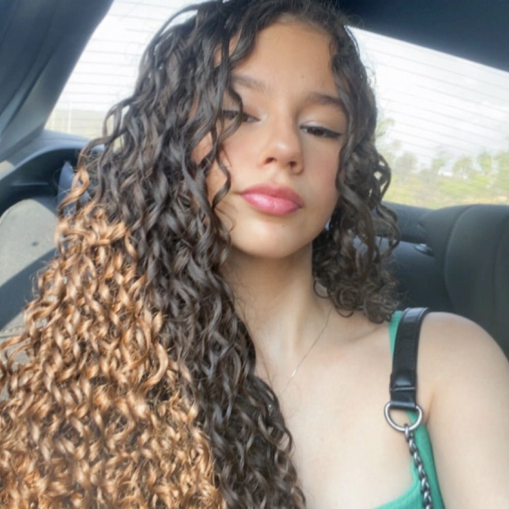 - 🧚🏻‍♀️