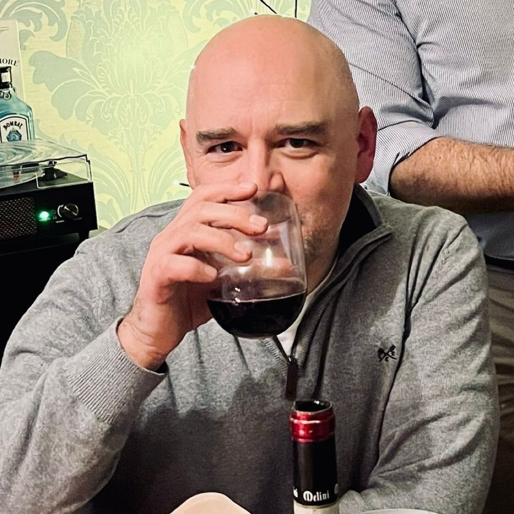 Simon M