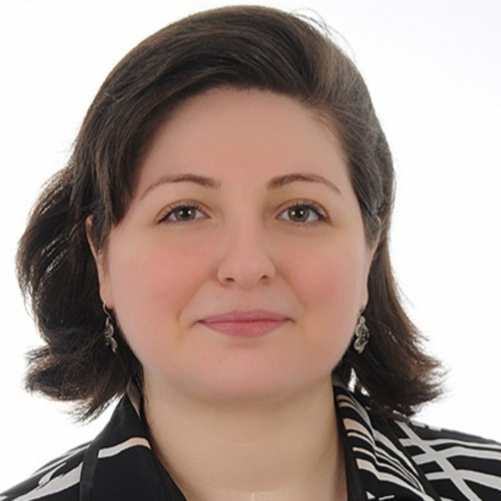 Müge  Özçelik